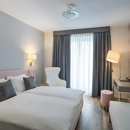 Hotel Capri 3*
