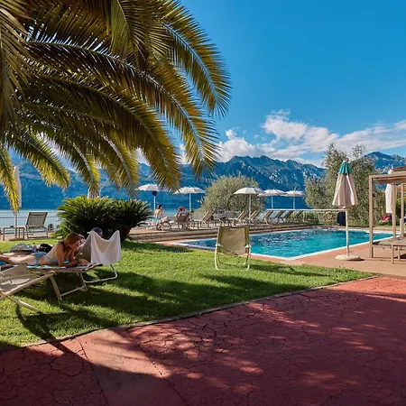 Capri 3*