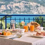 Capri 3* Malcesine