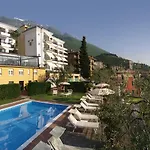 Capri 3*