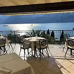 Capri 3*