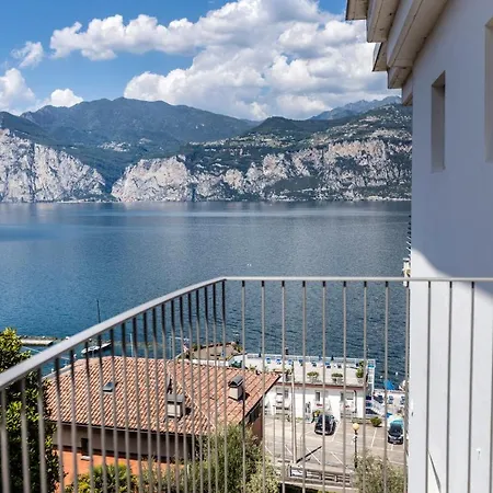 Otel Capri 3*