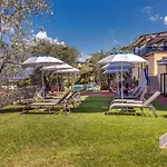 Capri 3*