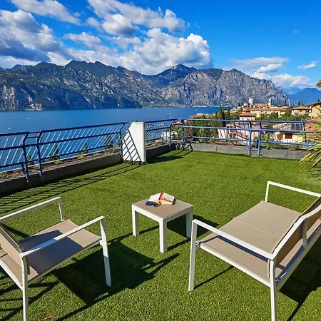 Capri 3*