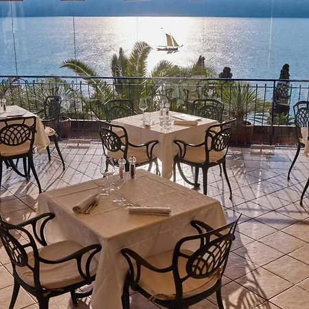 Capri Hotel 3*